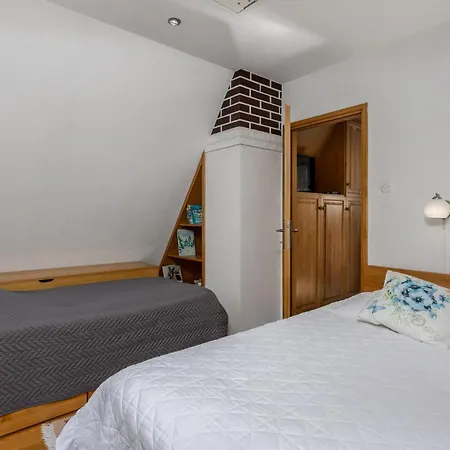 2 Bedroom Amazing In Holiday home *