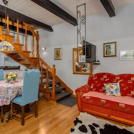 2 Bedroom Amazing In Holiday home